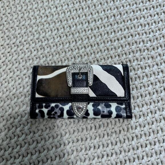 Black and white zebra print - Picture 1 of 6